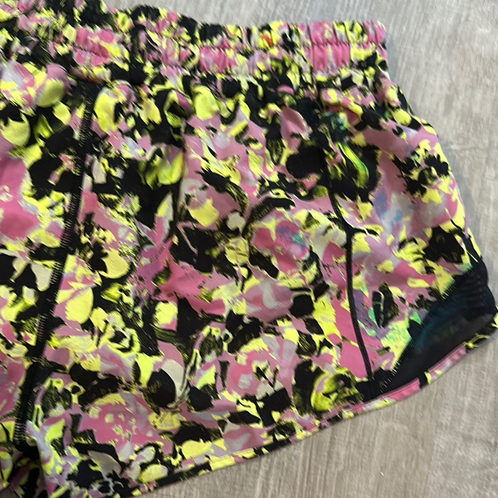 Lululemon Hotty Hot Sz 8 Women's Multicolor Athletic Workout Gym Run Yoga Shorts - Picture 5 of 12